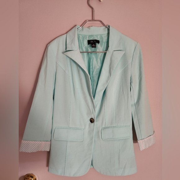 Blazer - Picture 1 of 1